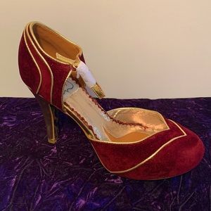 NIB Bettie Page Retro Metallic Velvet Heels